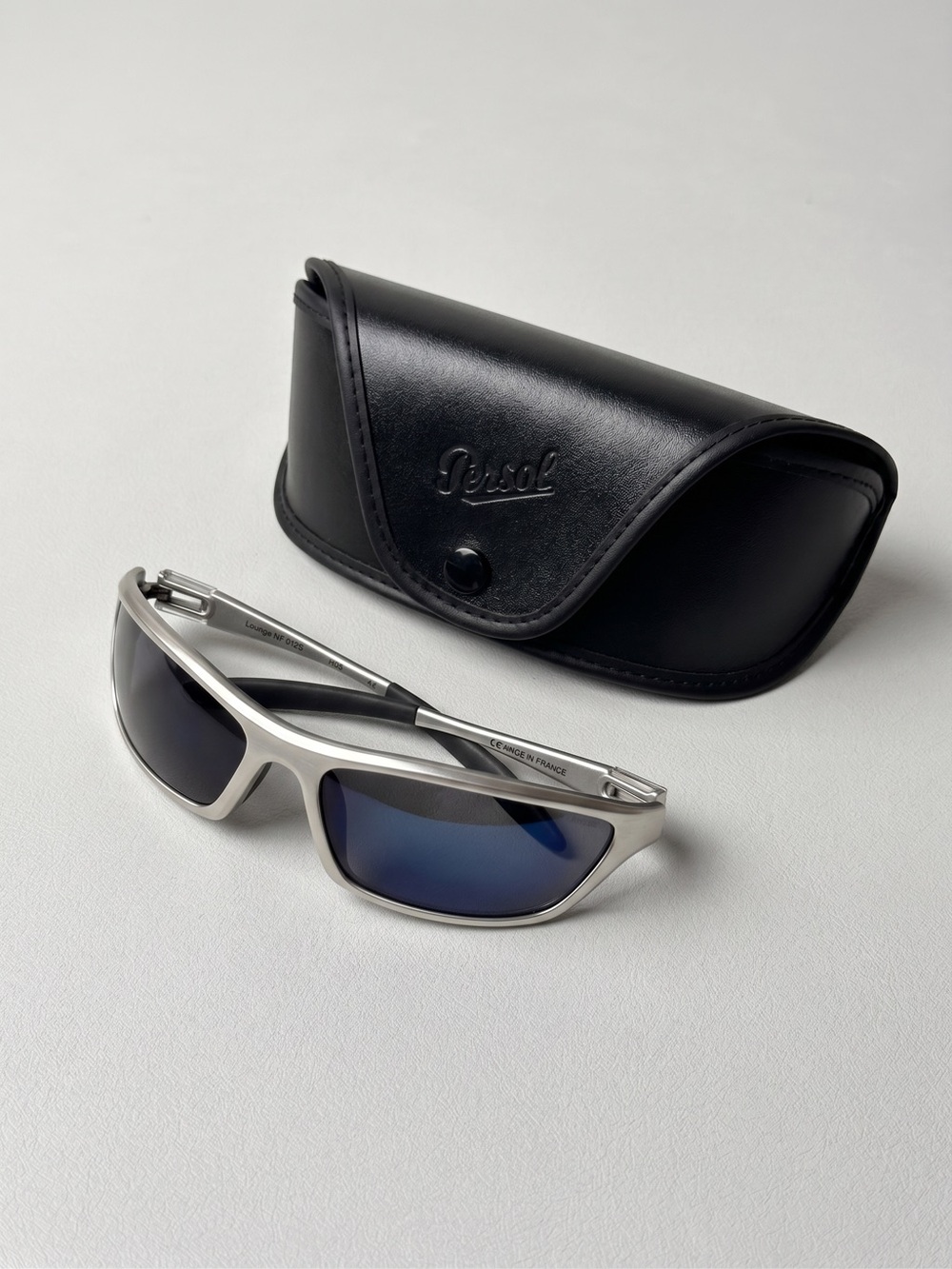 Vintage The North Face Lounge NF 0128 Silver Wraparound Sunglasses - Like New
